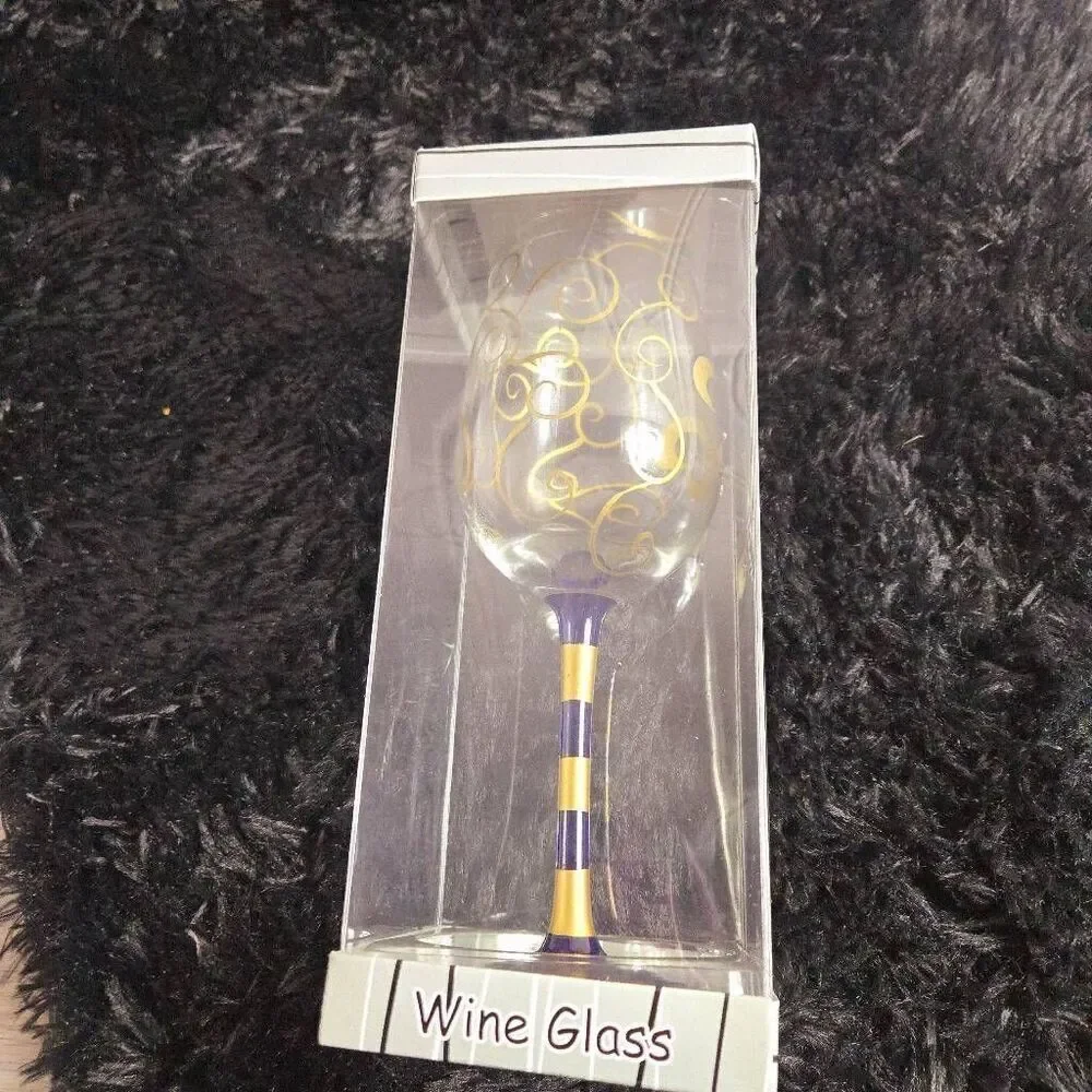 Chesapeake Bay Handpainted Fluer-de-lis wine glass drink wear